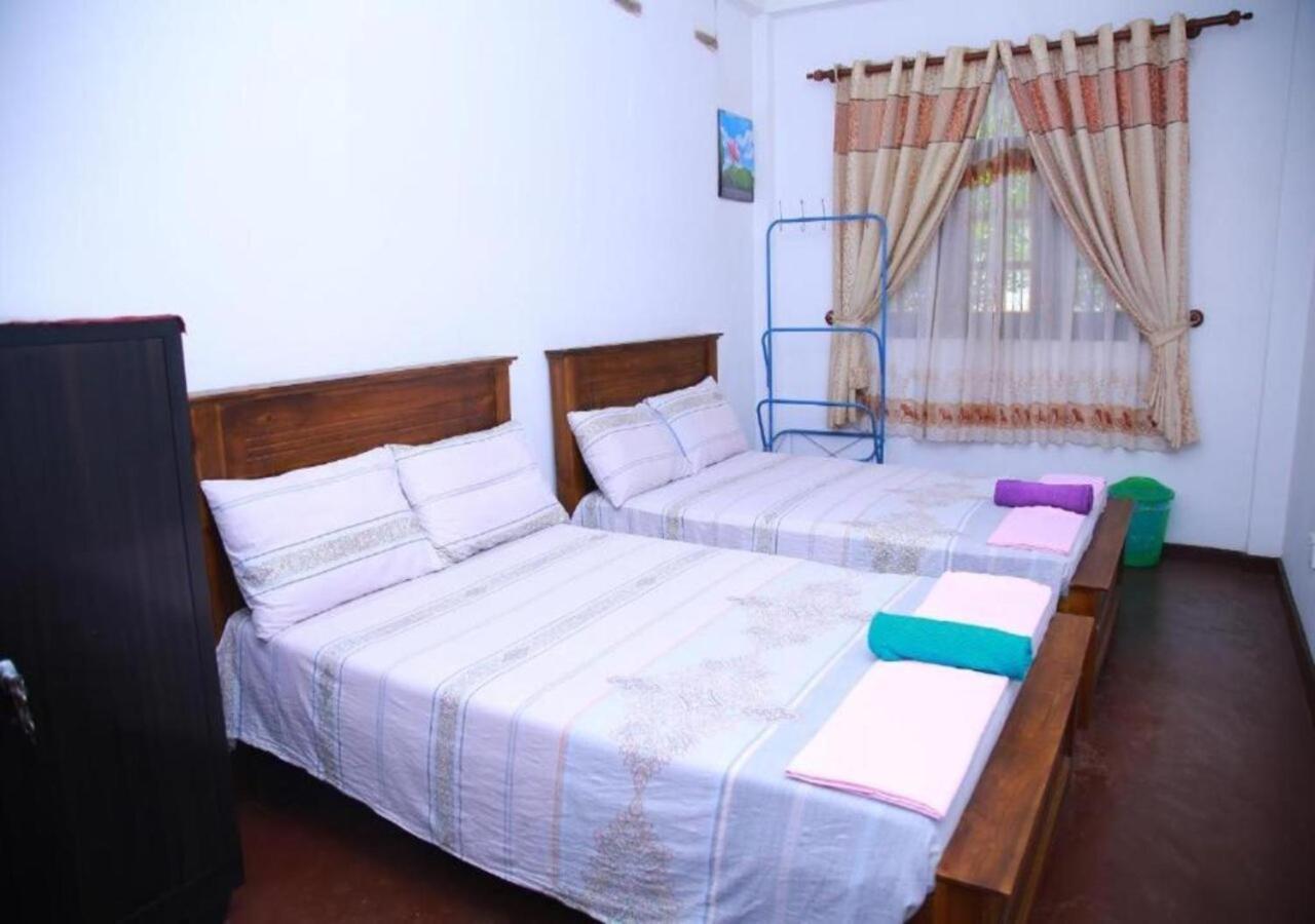 Weerakoon Guest Apartment Hikkaduwa Ngoại thất bức ảnh