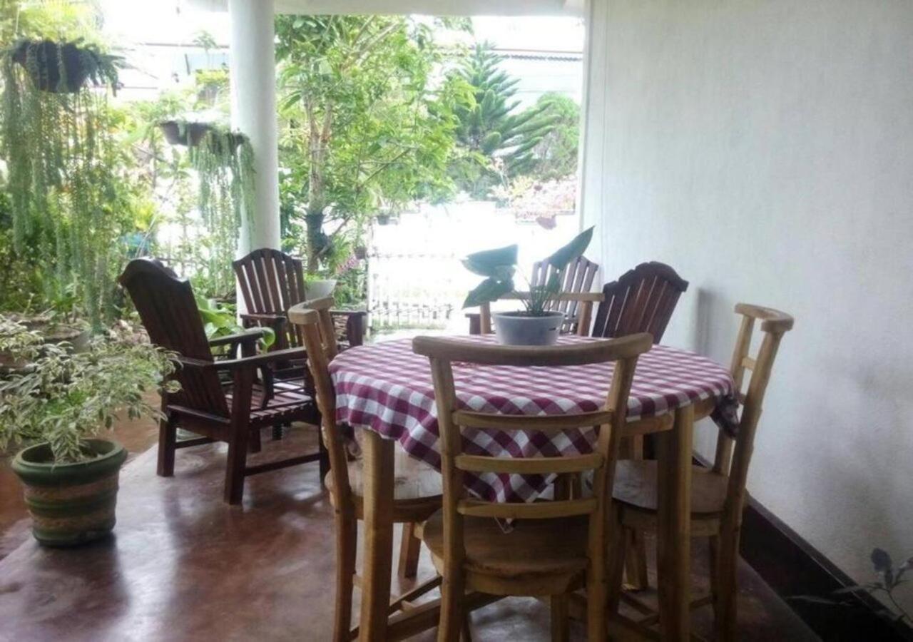 Weerakoon Guest Apartment Hikkaduwa Ngoại thất bức ảnh